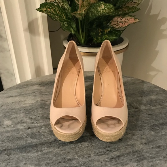 Vince Camuto light cream cork wedges - Picture 2 of 5